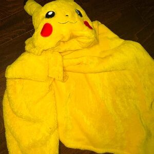 Pokémon pikachu kids hooded plush blanket EUC